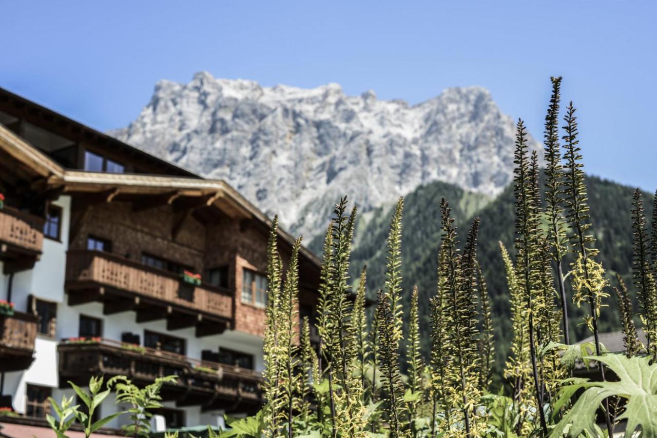 Hotel Tirolerhof - Familotel Zugspitze Ehrwald Exterior foto